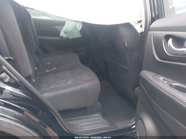 JN8AT2MT4GW000347 Nissan 2016