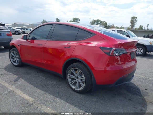 2023 TESLA MODEL Y 7SAYGDEE3PF929026 Photo 2