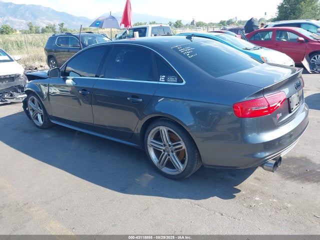 2015 AUDI S4 WAUBGAFL1FA119820 Photo 2