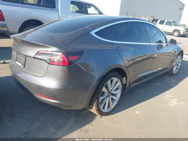2018 TESLA MODEL 3 5YJ3E1EB0JF086945 Photo 3