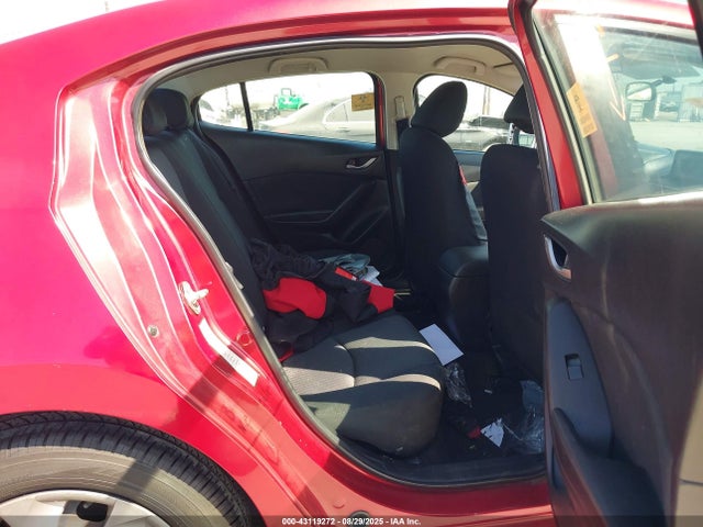 3MZBM1U73FM156613 Mazda pe