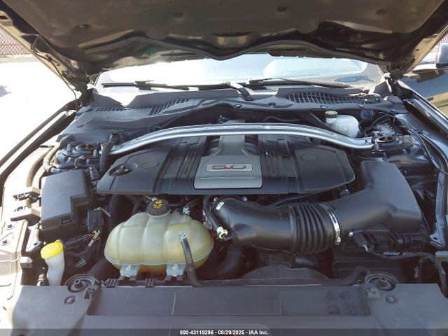 Ford 5.0l 4v premium fuel 2018 1FA6P8CF9J5180481 Image 10