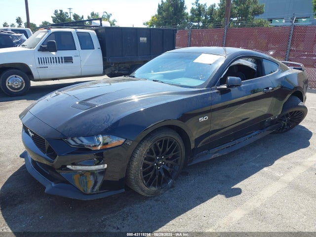 Ford 5.0l 4v premium fuel 2018 1FA6P8CF9J5180481 Image 2