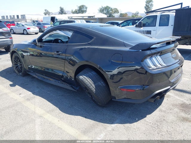 Ford 5.0l 4v premium fuel 2018 1FA6P8CF9J5180481 Image 3
