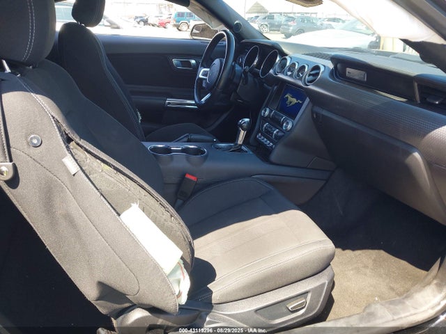 Ford 5.0l 4v premium fuel 2018 1FA6P8CF9J5180481 Image 5