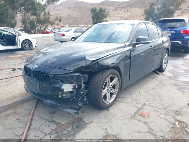 WBA3B1C5XEP678898 BMW 320i