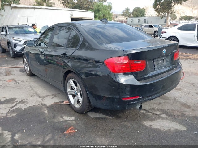 WBA3B1C5XEP678898 BMW 320i