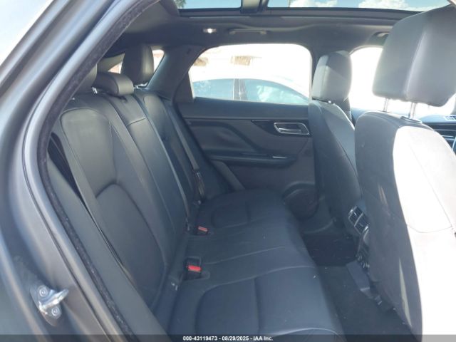2017 JAGUAR F-PACE SADCJ2BNXHA892573 Photo 7