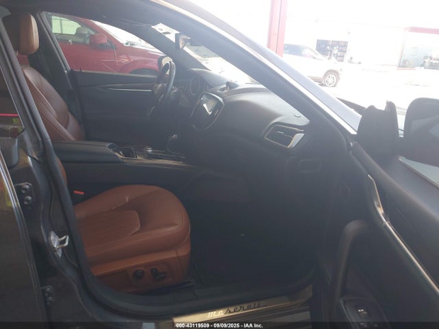 ZAM57XSA0H1262568 Maserati m156d