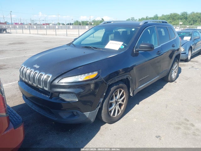 1C4PJLCB1FW766156 Jeep Cherokee