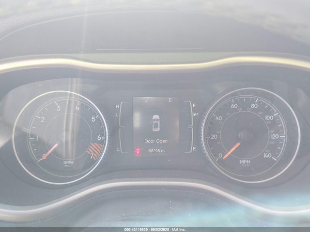 1C4PJLCB1FW766156 Jeep Cherokee
