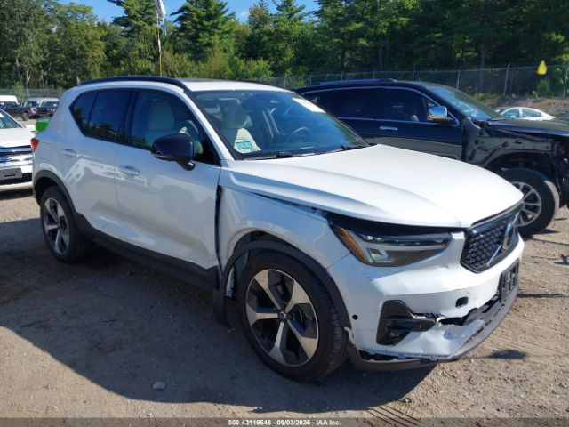2023 VOLVO XC40 YV4L12UW6P2948418