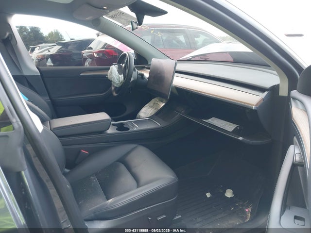 2023 TESLA MODEL Y 7SAYGDEE6PA052156 Photo 4