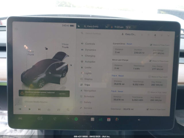 2023 TESLA MODEL Y 7SAYGDEE6PA052156 Photo 6