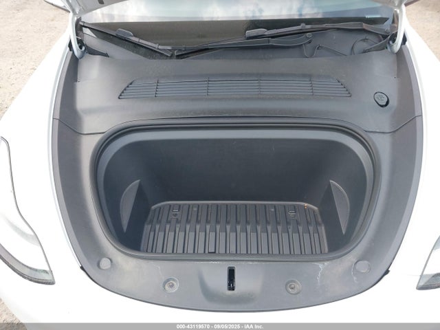 7SAYGDEE1NF425068 Tesla Model Y