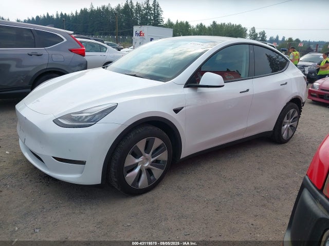 7SAYGDEE1NF425068 Tesla Model Y