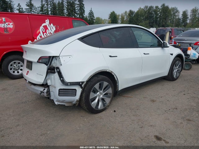 7SAYGDEE1NF425068 Tesla Model Y