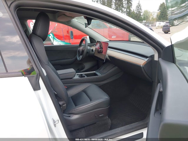 7SAYGDEE1NF425068 Tesla Model Y