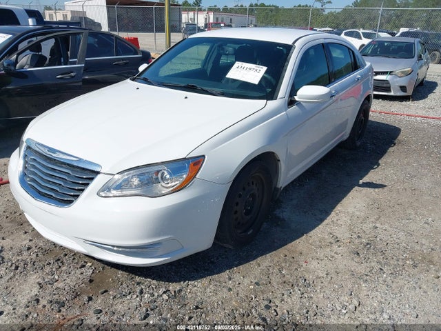 1C3CCBBB9EN137855 Chrysler 200