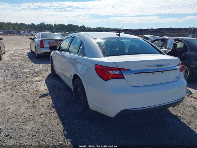 1C3CCBBB9EN137855 Chrysler 200