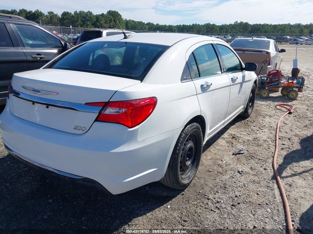 1C3CCBBB9EN137855 Chrysler 200