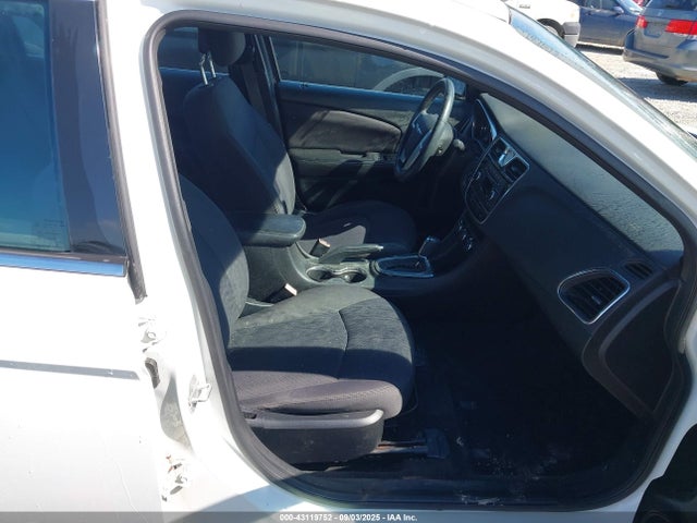 1C3CCBBB9EN137855 Chrysler 200