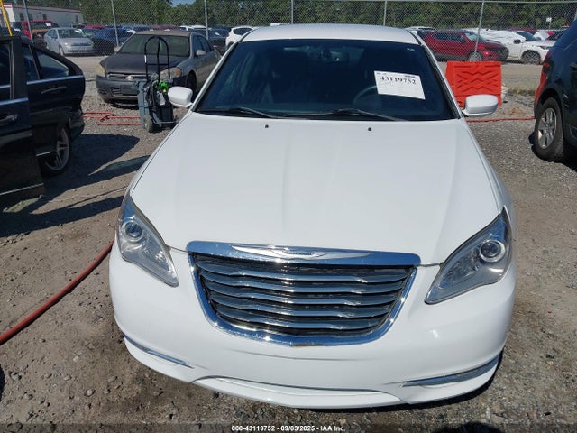 1C3CCBBB9EN137855 Chrysler 200