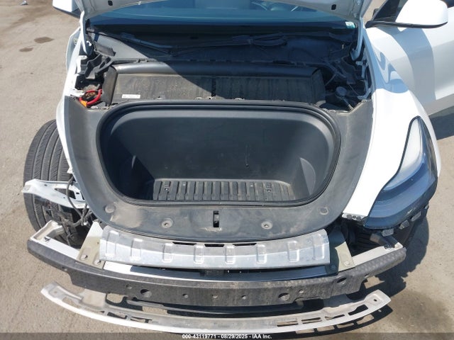 2021 TESLA MODEL Y 5YJYGDEE5MF097696 Photo 9