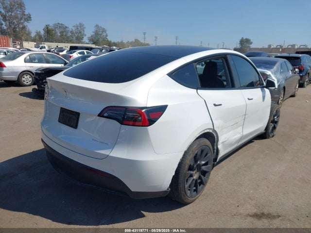 2021 TESLA MODEL Y 5YJYGDEE5MF097696 Photo 3