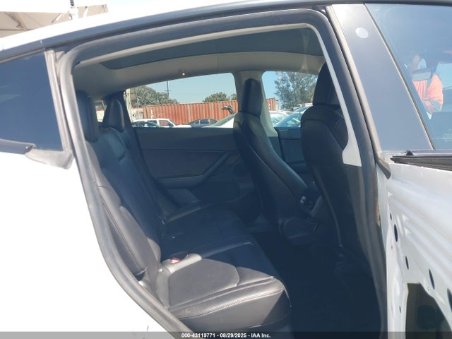 2021 TESLA MODEL Y 5YJYGDEE5MF097696 Photo 7