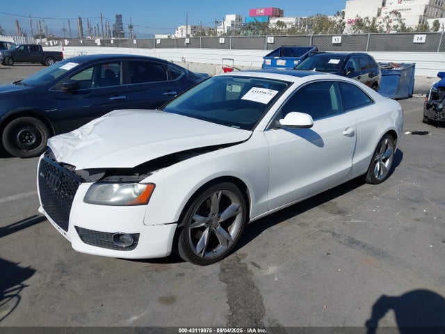 2011 AUDI A5 WAUCFAFR9BA025237 Photo 1