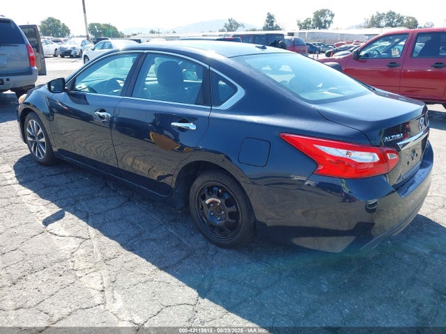 Nissan Altima 2017 1N4AL3AP1HC227786 Image 3