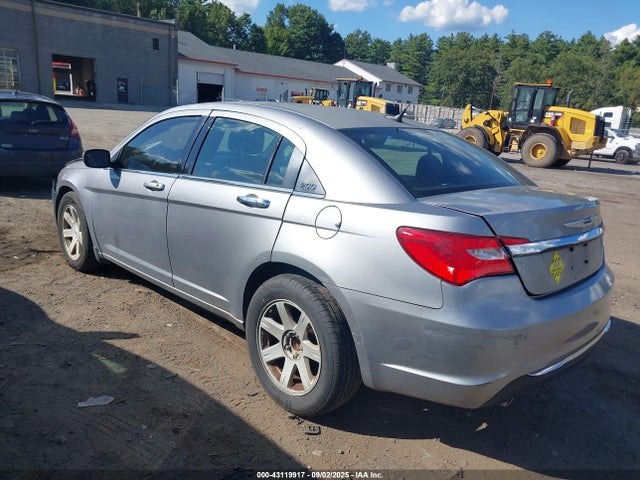 Chrysler 200 2014 1C3CCBCG5EN180051 Image 3