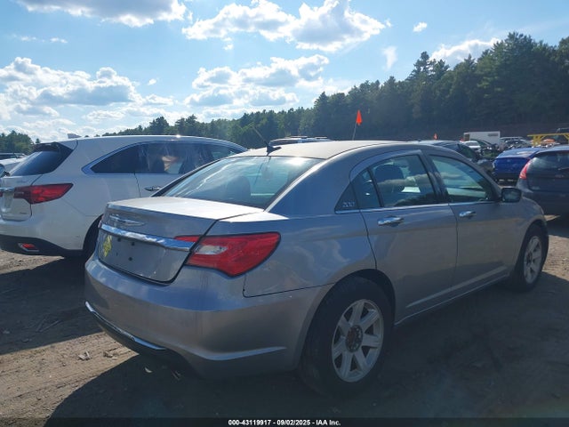 Chrysler 200 2014 1C3CCBCG5EN180051 Image 4