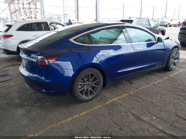 2018 TESLA MODEL 3 5YJ3E1EA9JF155722 Photo 3