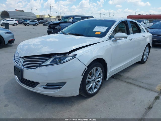 Lincoln MKZ 2014 3LN6L2G91ER800830 Image 2