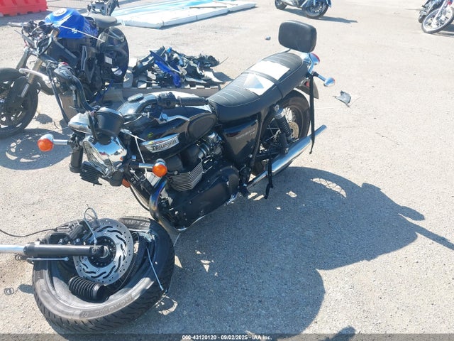 SMT910K17FT666131 Triumph Motorcycle 2015