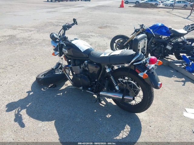 SMT910K17FT666131 Triumph Motorcycle 2015
