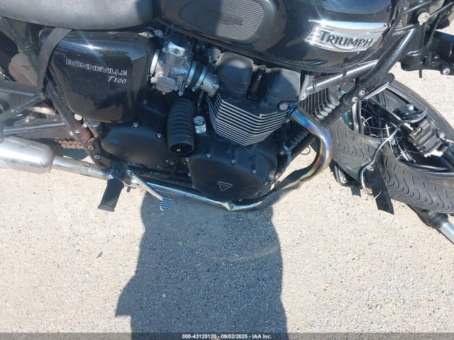 SMT910K17FT666131 Triumph Motorcycle 2015
