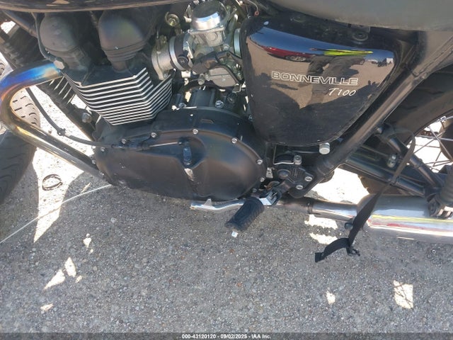 SMT910K17FT666131 Triumph Motorcycle 2015