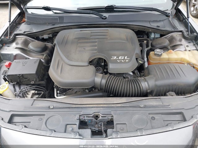 2C3CCARG6GH261542 Chrysler 300