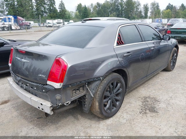 2C3CCARG6GH261542 Chrysler 300