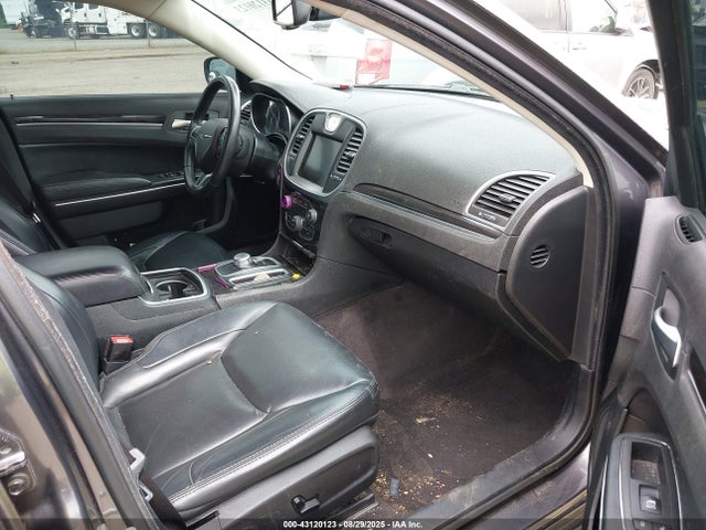2C3CCARG6GH261542 Chrysler 300