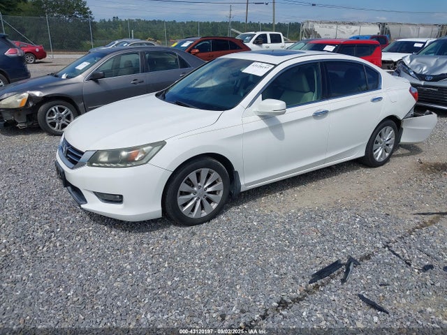 Honda j35y1 2014 1HGCR3F89EA039514 Image 2