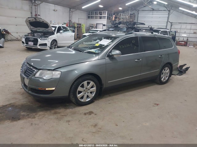2008 VOLKSWAGEN PASSAT WVWXK73C48E089366 Photo 1