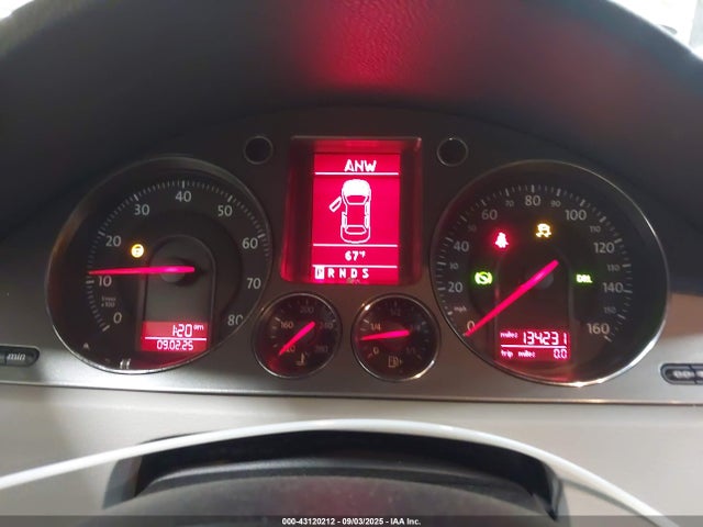 2008 VOLKSWAGEN PASSAT WVWXK73C48E089366 Photo 6