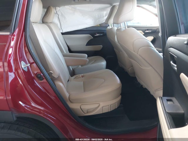 Toyota Highlander Xle 2023 5TDKDRAH0PS033349 Image 8