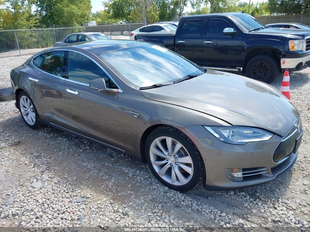 2016 TESLA MODEL S 5YJSA1E28GF136460 Photo 0