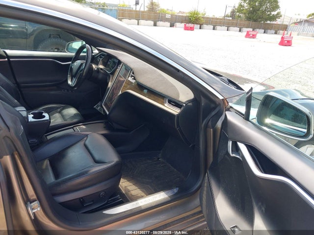 2016 TESLA MODEL S 5YJSA1E28GF136460 Photo 4
