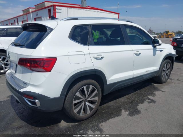 2022 VOLKSWAGEN TAOS 3VVWX7B28NM038627 Photo 3